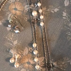 Pearl & Crystal Necklace w/ 2 pairs of earrings